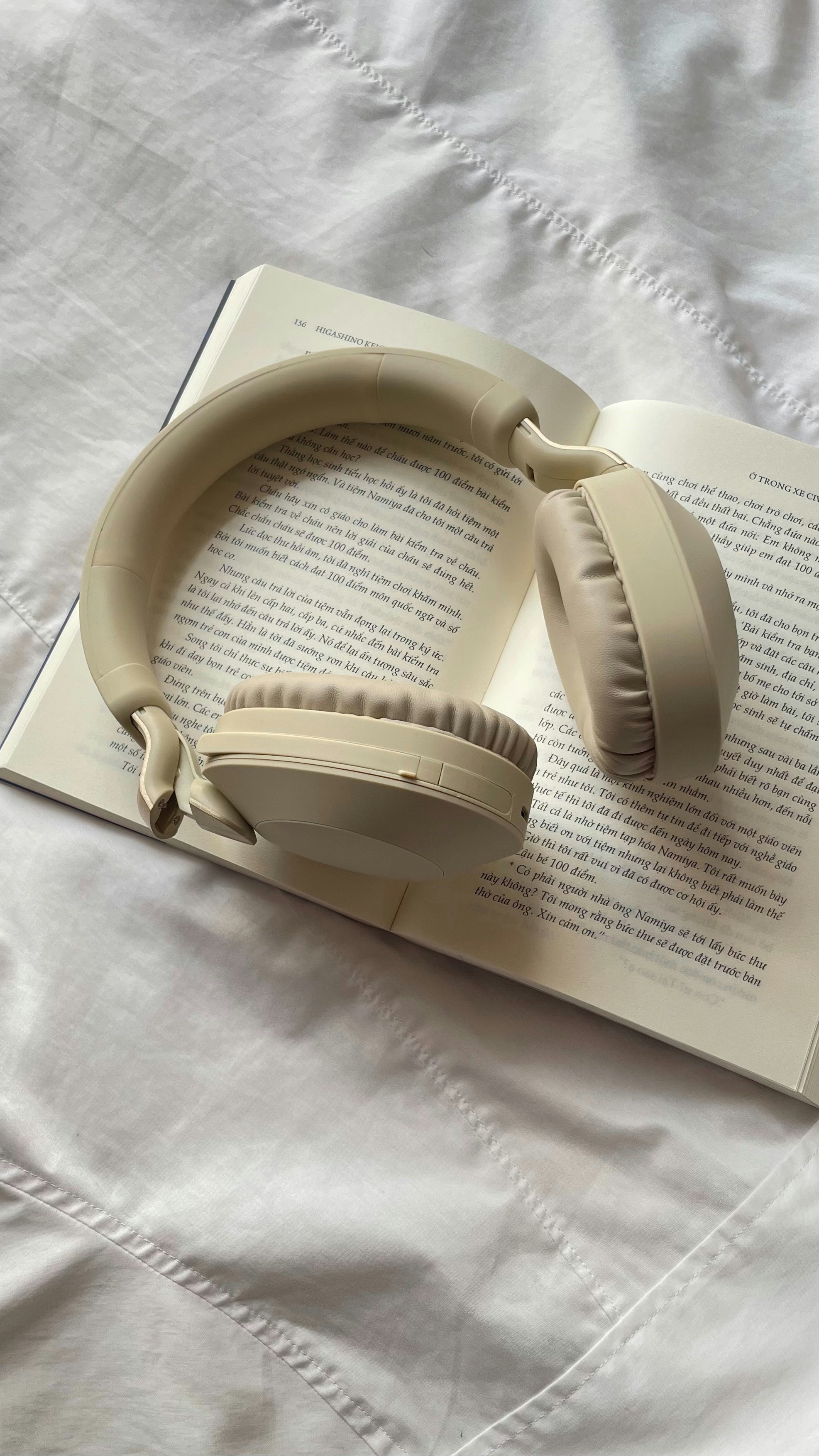 My Favorite Places to Listen to Audiobooks (Spotify Premium & Libby)